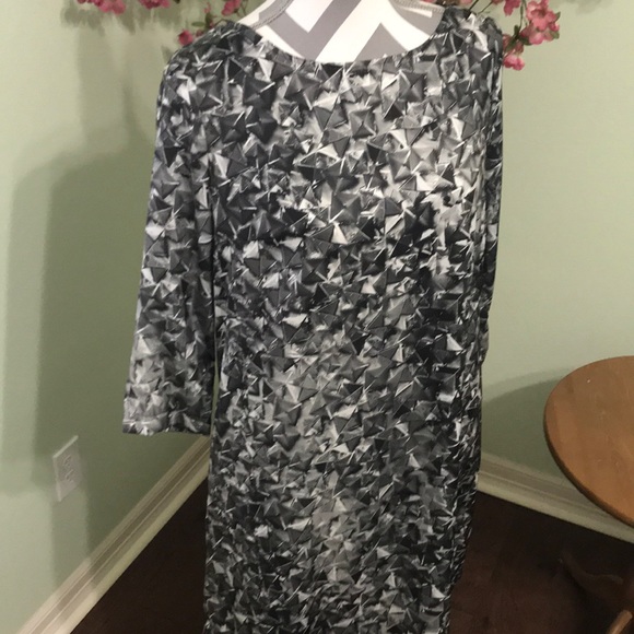 Geometric pattern dress - Picture 3 of 3